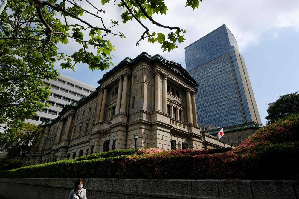 日本央行决定维持现行货币政策