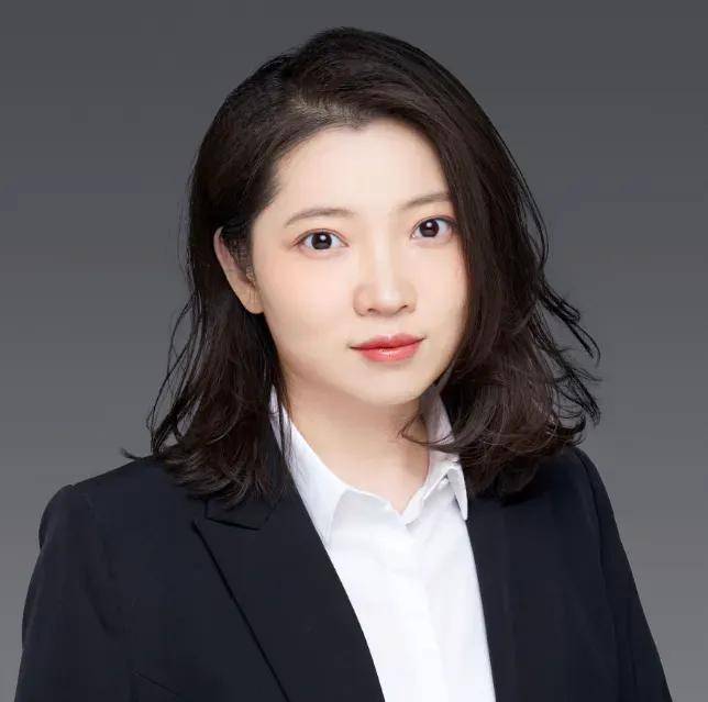 又一个美女基金经理，亏麻了