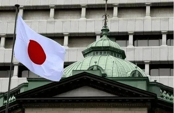 危机升级！人民币破7.3，日元汇率重回160，强势美元坑惨亚洲货币