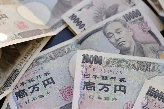 危机升级！人民币破7.3，日元汇率重回160，强势美元坑惨亚洲货币