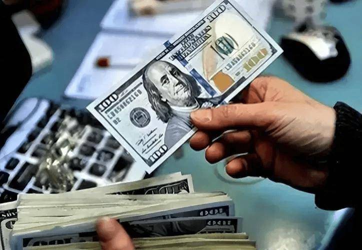 人民币跌破7.29，10万亿美债马上到期！中美货币战，谁危机更大？